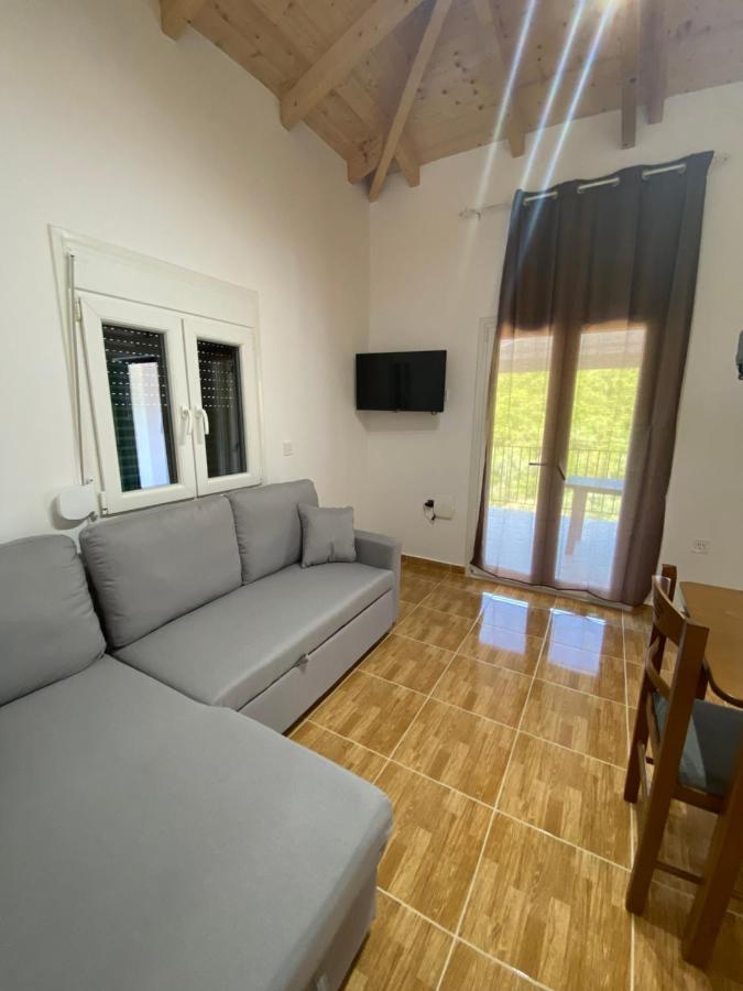 Babis Apartment Áyios Nikítas Eksteriør bilde